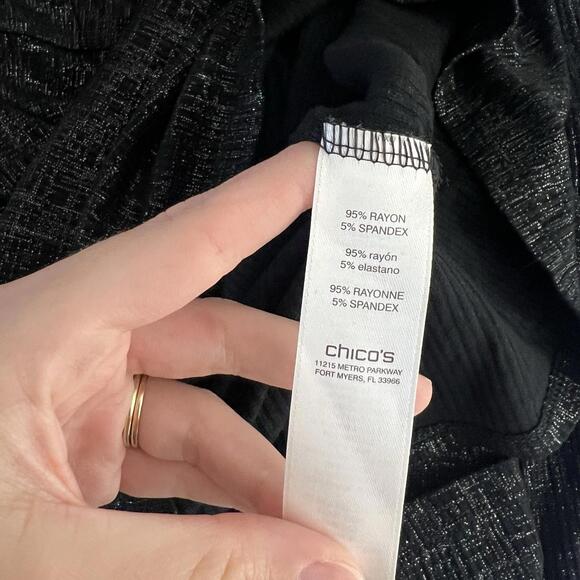 NWT Chicos Black Metallic Foil Twisted KeyHole 3/4 Sleeve Knit Top Blouse Size 1 - Picture 7 of 7